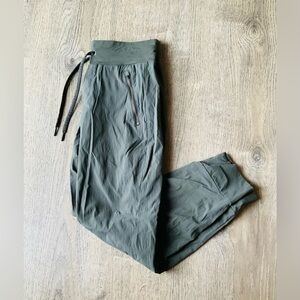 Athleta Grayish Green Active Joggers Women's Size: 2